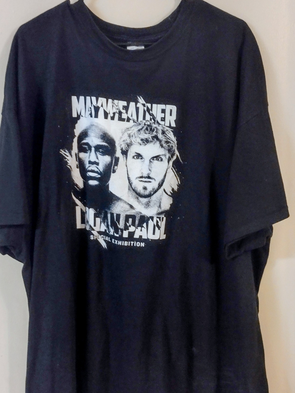 Black Graphic Men’s T‑Shirt - Special Exhibition Design